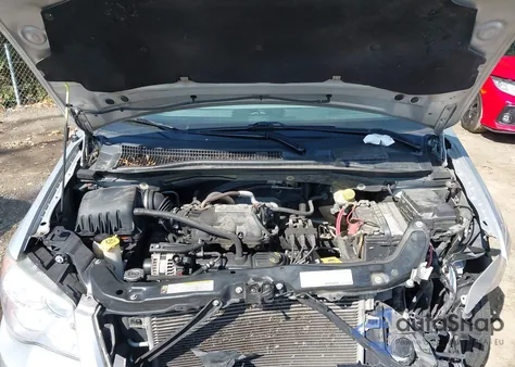 2008 Chrysler Town & Country Touring z USA, uszkodzony, nr VIN 2A8HR54P28R836576